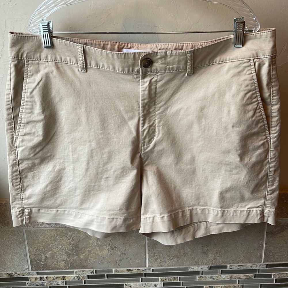 Old Navy Size 16 Women’s Khaki Shorts